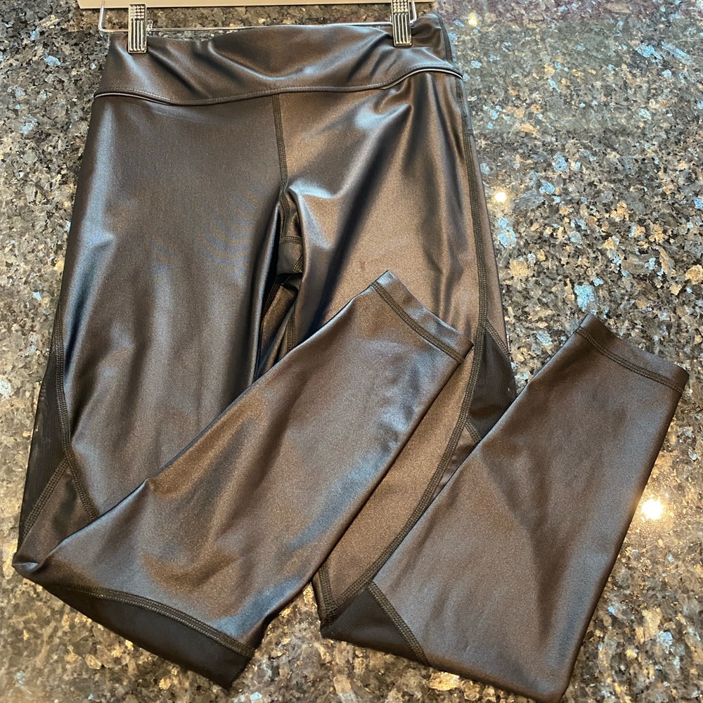 NWT ALALA black leggings Size Medium